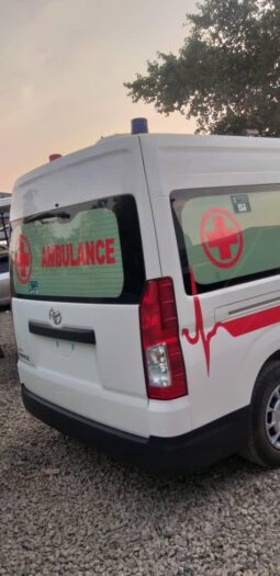 Toyota Hiace Ambulance full