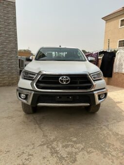 Toyota Hilux full