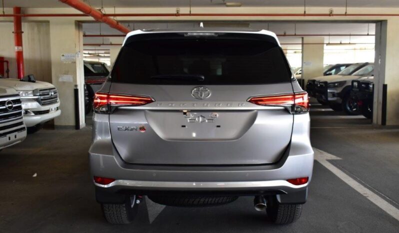Toyota Fortuner full