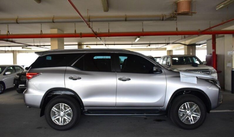 Toyota Fortuner full